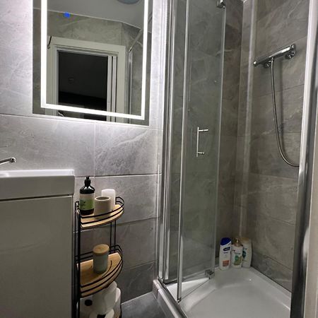 Stylish Putney Village Flat London Eksteriør billede