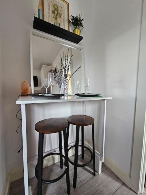 Stylish Putney Village Flat London Eksteriør billede