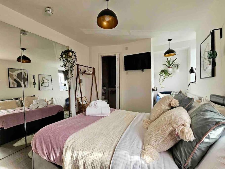 Stylish Putney Village Flat London Eksteriør billede
